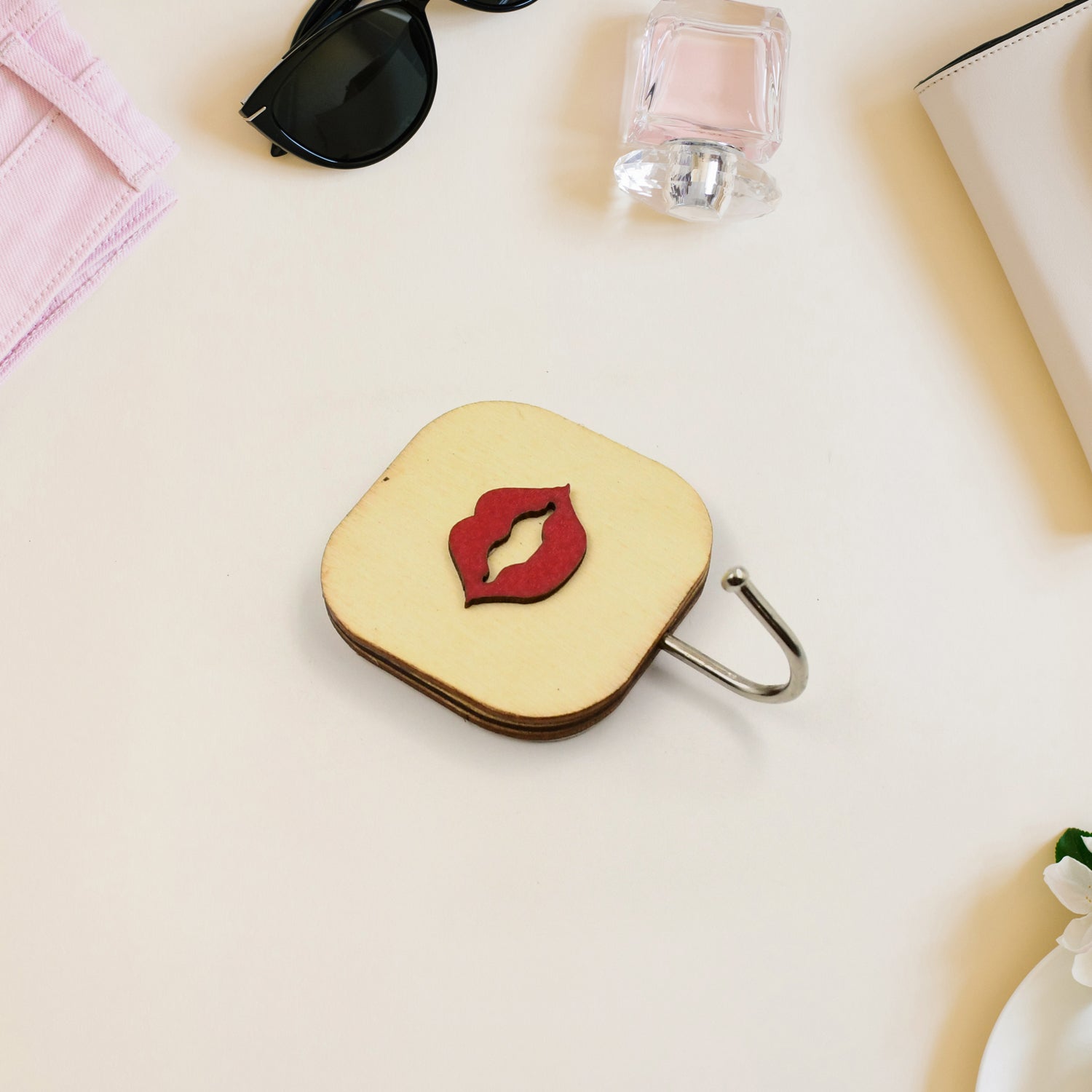 Wooden Cartoon Hook Wall Hanging Hooks Wall Storage Hook Wall Mounted Hat Hooks Wall Coat Hooks Hanger Backpack Hook Clothes Hook Office Towel Hook Clothing Iron (1 Pc)